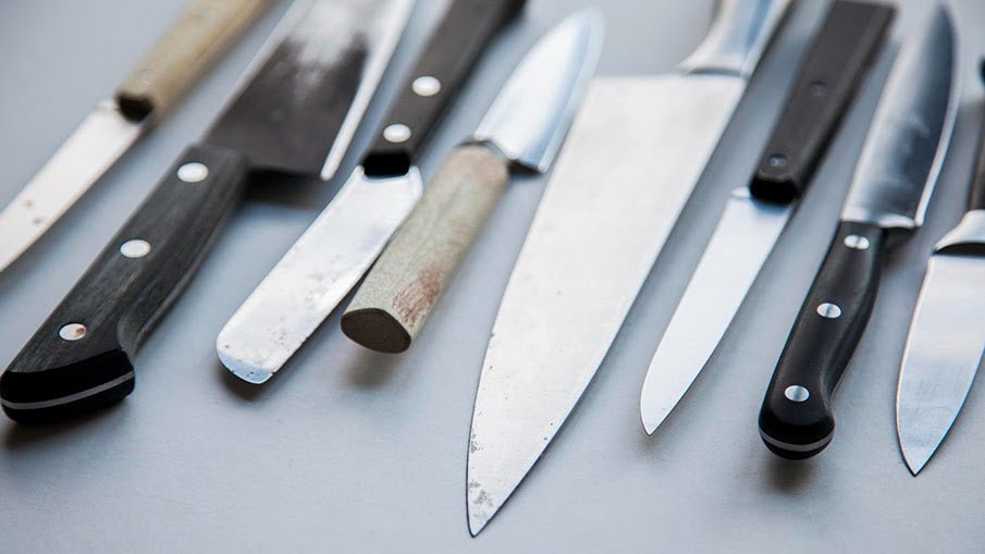 Knife Laws in Canada: What's Allowed and What's Illegal?