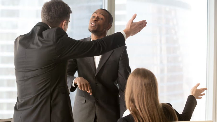 Safety Training in Canada: De-Escalation Techniques and Tips